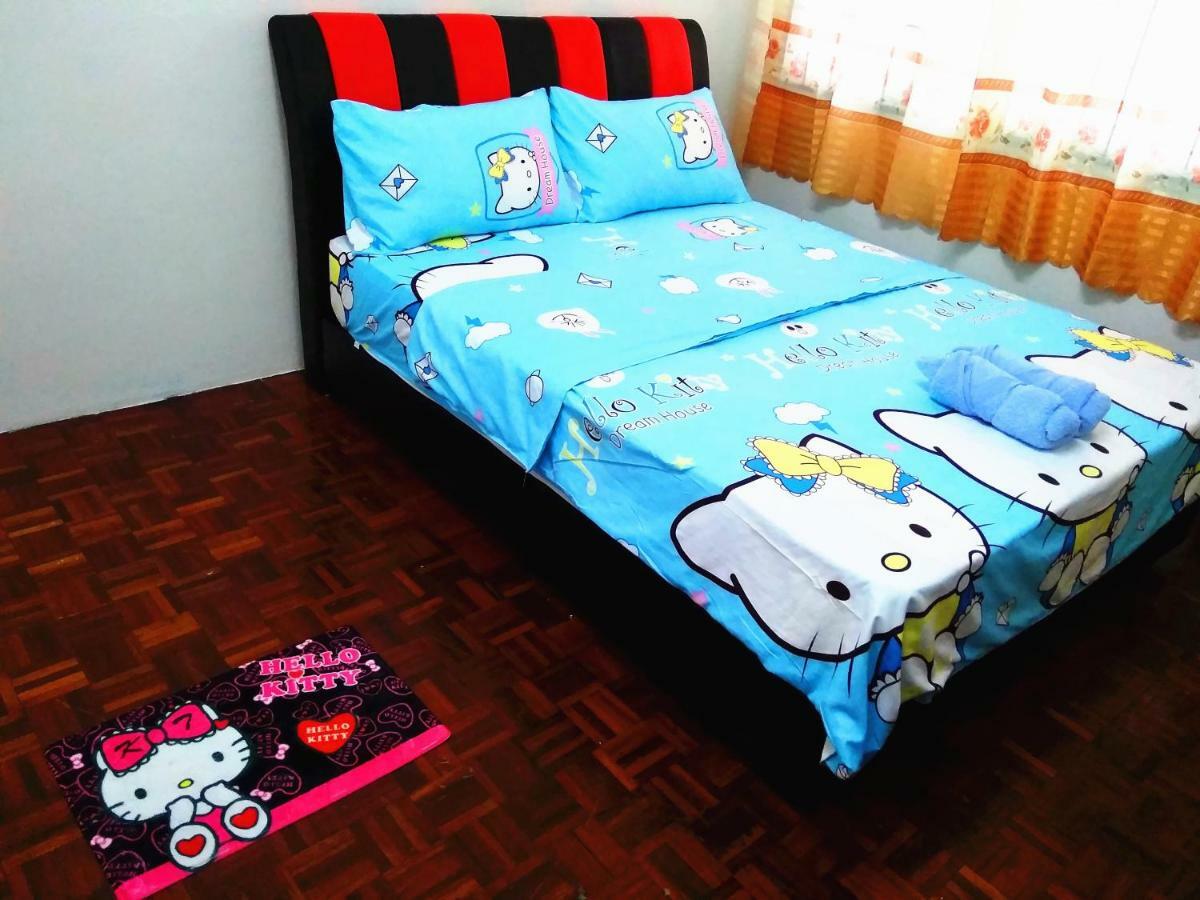 H Homestay Sibu - 1000Mbps 1Gbps Wifi, Astro & Auto Gate Parking Semi Detached House! Exterior foto